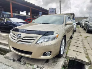 Toyota Camry 2009 Gold