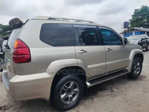 Lexus GX 470 2007 Gold