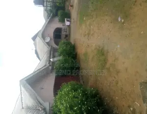 5bdrm Apartment in Port-Harcourt for sale