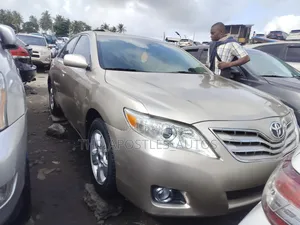 Toyota Camry 2008 Gold