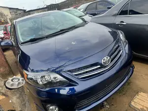 Toyota Corolla 2013 Blue