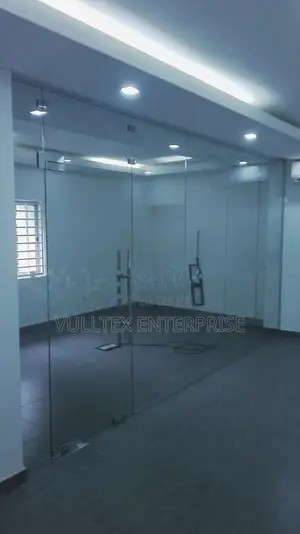 Office Space Partition. Using Plain Glass