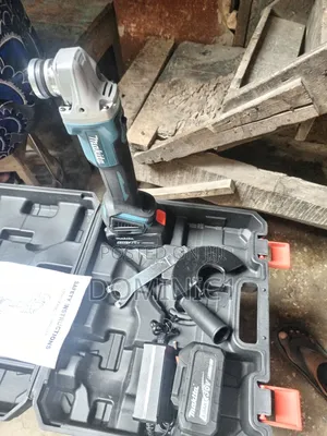 Makita Cordless Cutting Machine 4