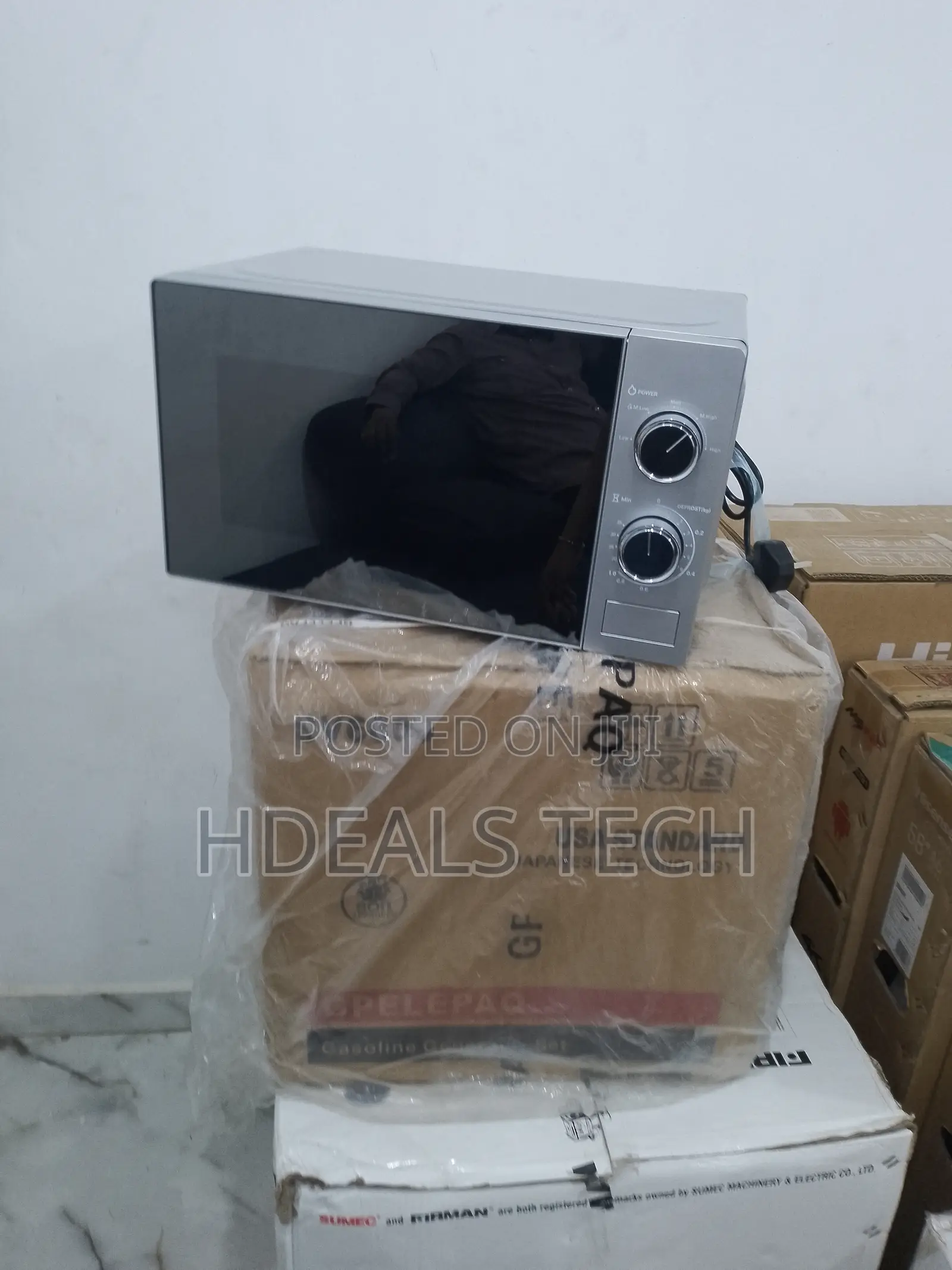 Hisense 20L Microwave Oven SILVER - H20MOWS10
