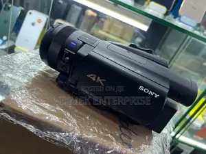 Sony FDR-Ax700 Camcorder Uk Used 97 Percent New