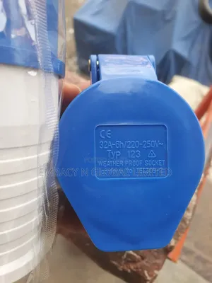 32amps 3pin Industrial Socket