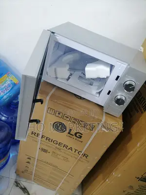 The Hisense 20L Microwave Oven [H20moms10]