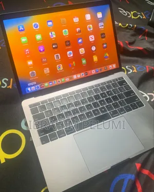 Laptop Apple MacBook Pro 2017 8GB Intel Core I5 SSD 256GB
