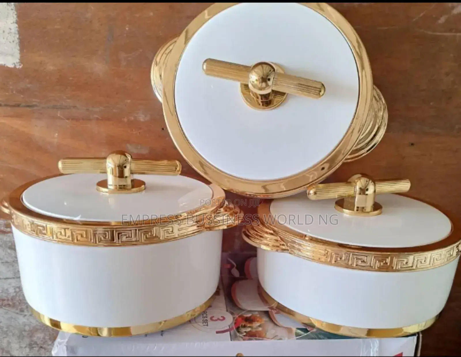 Set Of Insulated Dishes