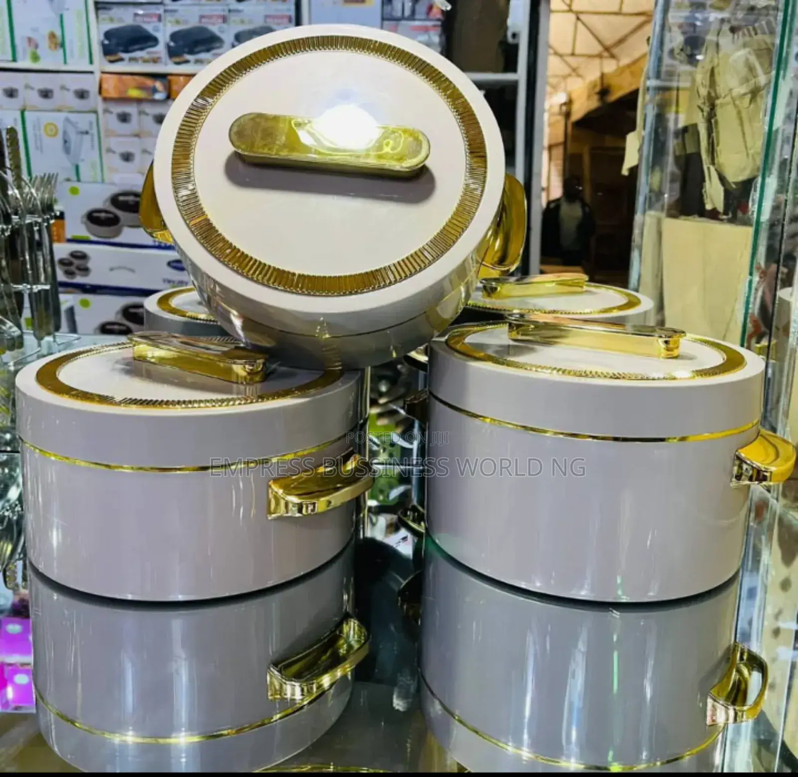 Set Of Insulated Dishes