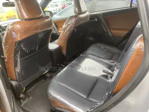 Toyota RAV4 SE AWD (2.5L 4cyl 6A) 2016 Silver