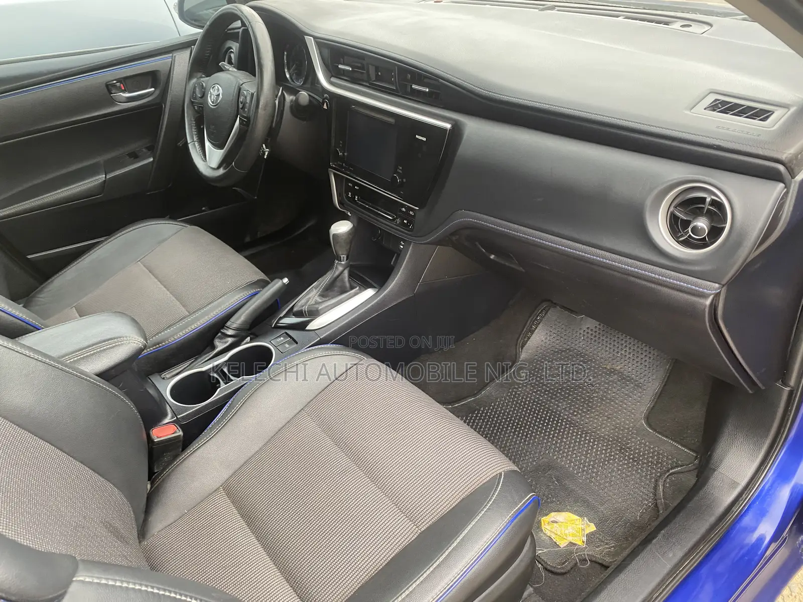 Toyota Corolla SE Special Edition 4dr Sedan (1.8L 4cyl CVT) 2017 Blue