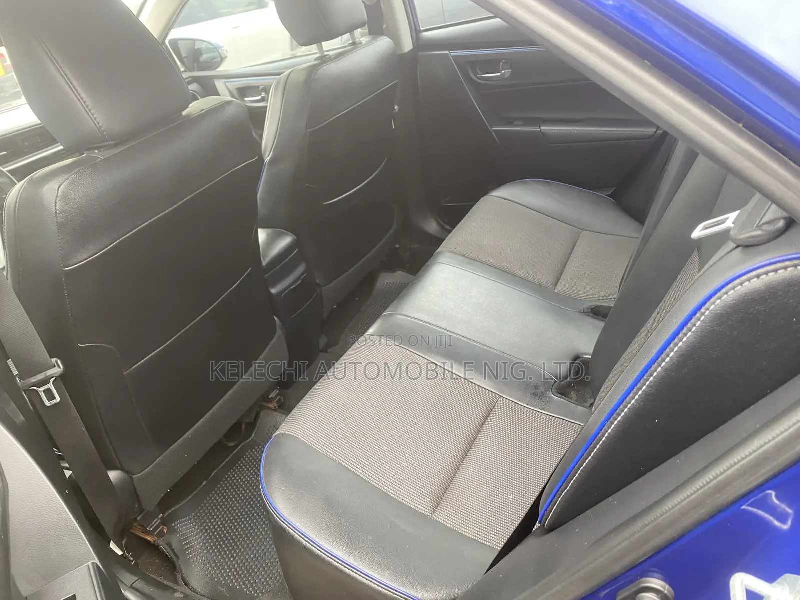 Toyota Corolla SE Special Edition 4dr Sedan (1.8L 4cyl CVT) 2017 Blue