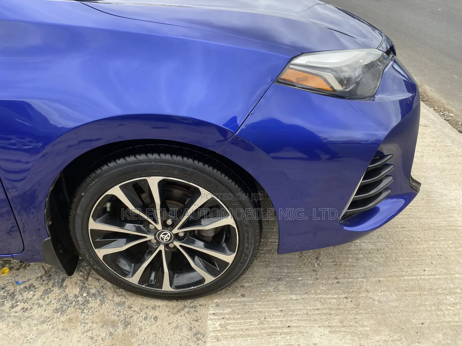 Toyota Corolla SE Special Edition 4dr Sedan (1.8L 4cyl CVT) 2017 Blue