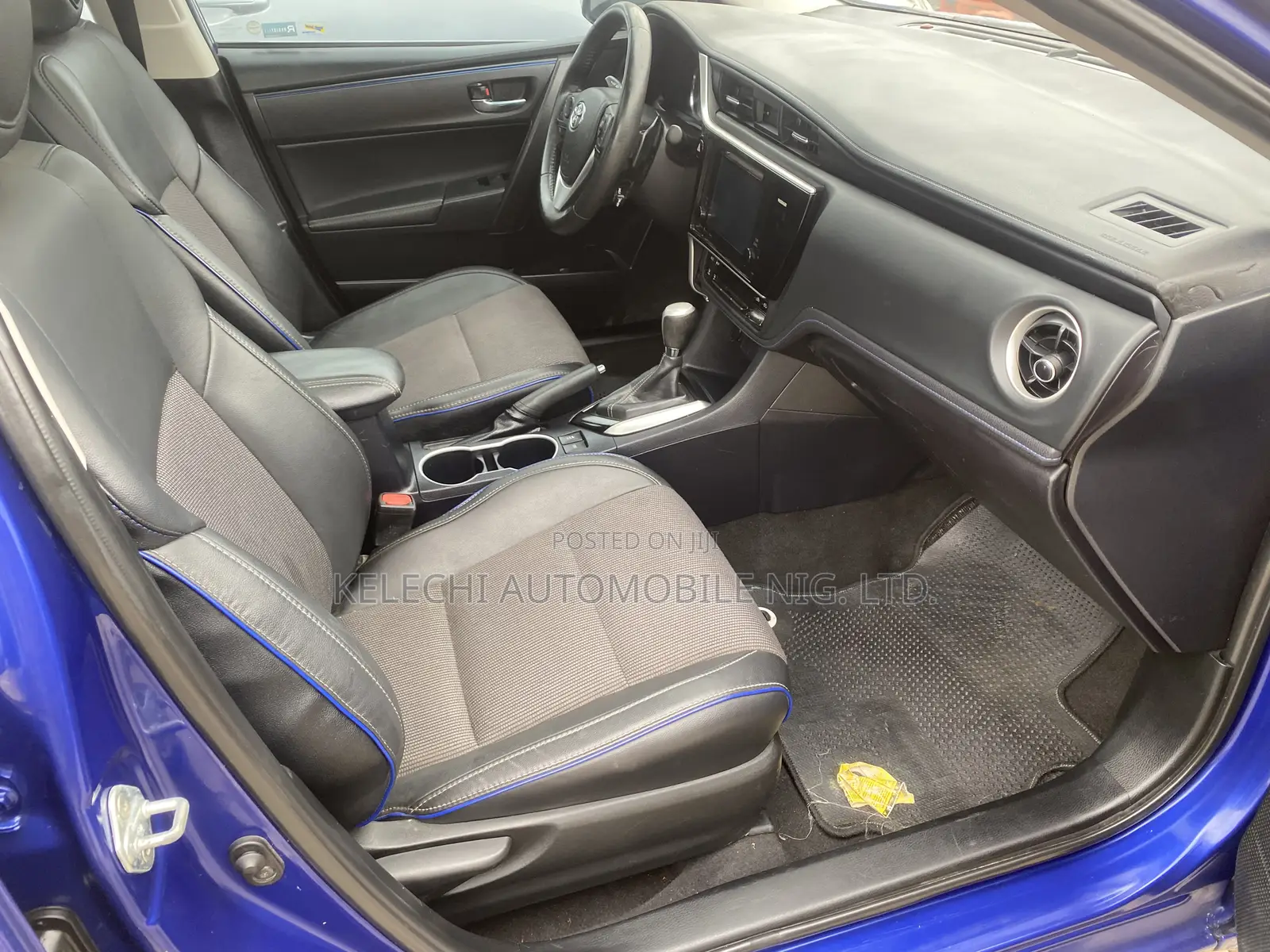Toyota Corolla SE Special Edition 4dr Sedan (1.8L 4cyl CVT) 2017 Blue