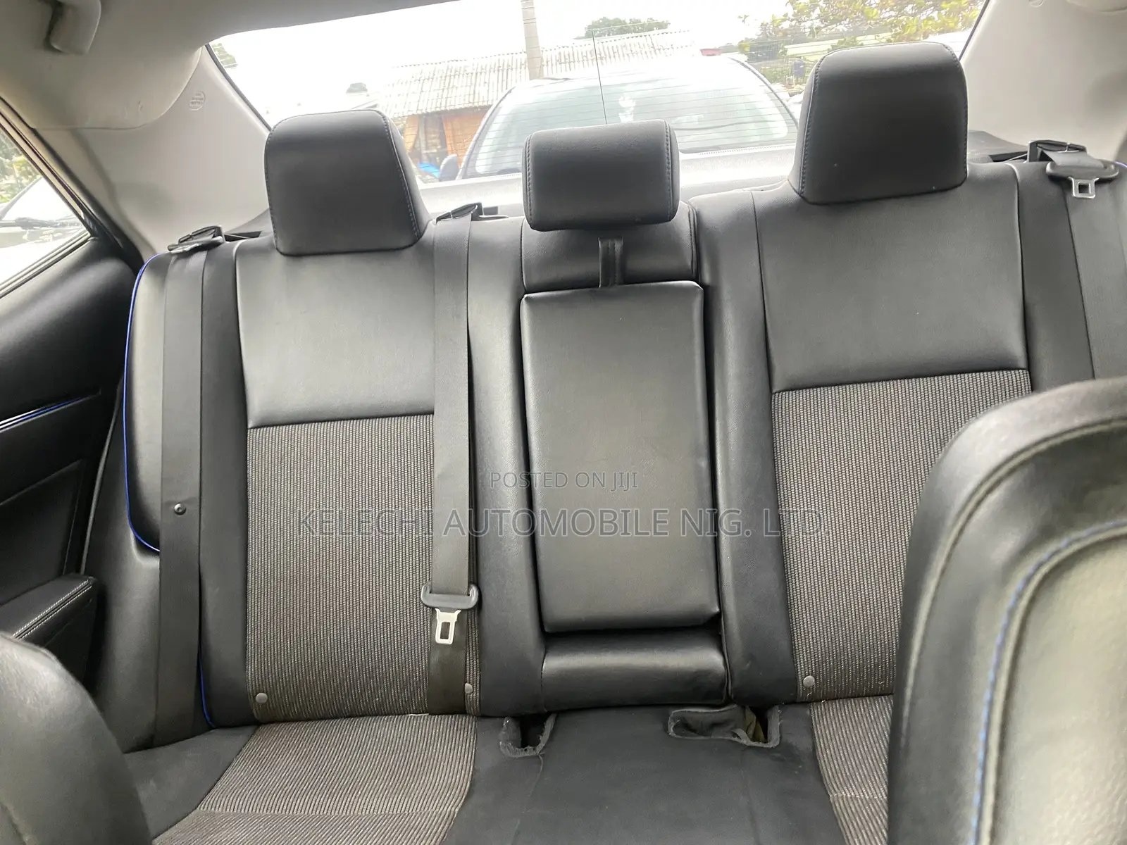 Toyota Corolla SE Special Edition 4dr Sedan (1.8L 4cyl CVT) 2017 Blue