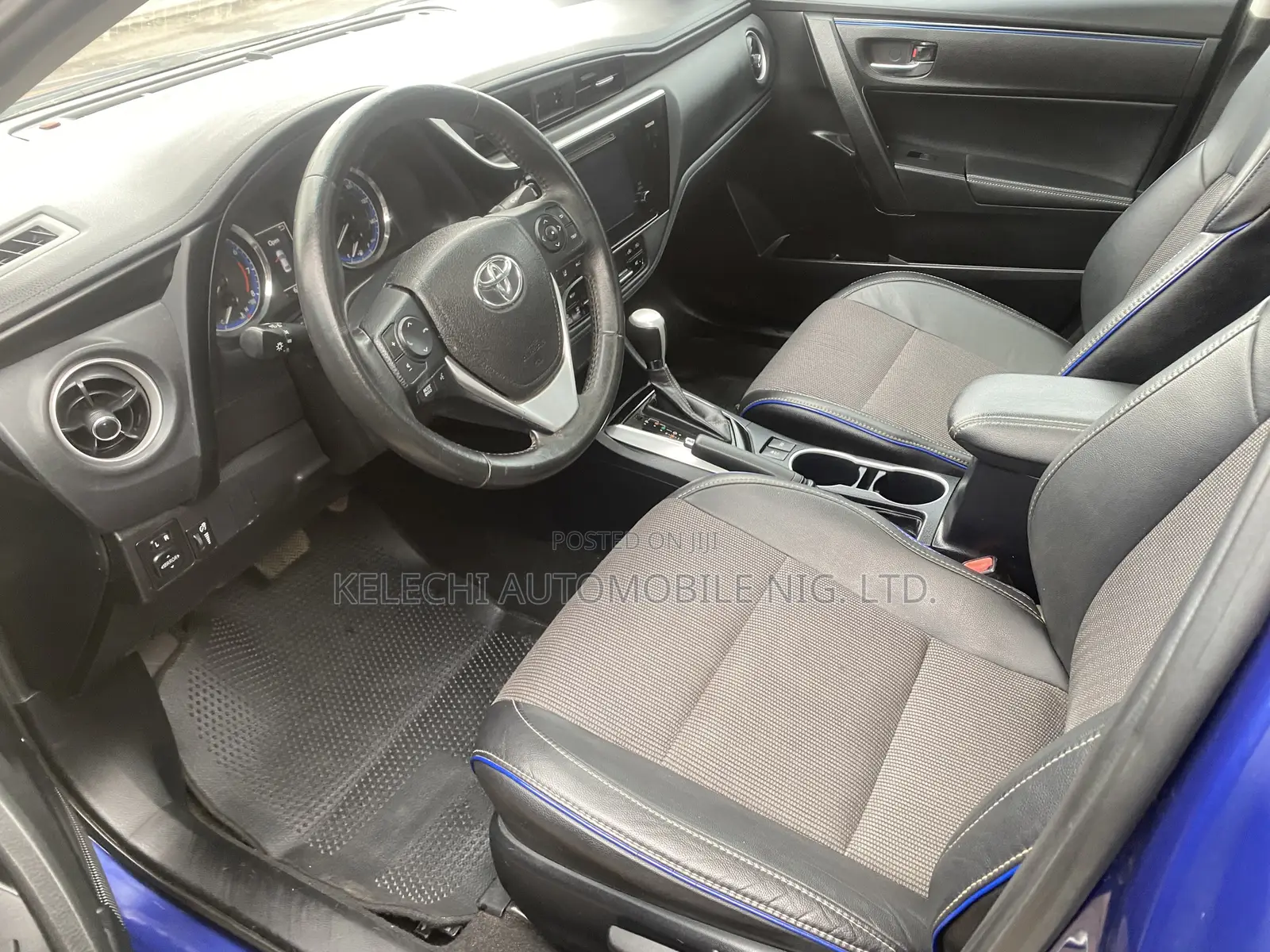 Toyota Corolla SE Special Edition 4dr Sedan (1.8L 4cyl CVT) 2017 Blue