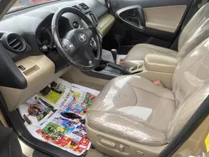 Toyota RAV4 Limited 2011 Gold