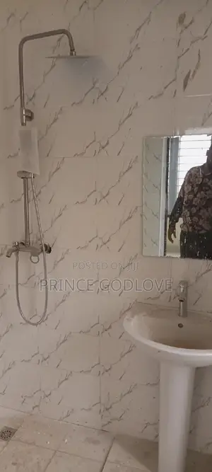 2bdrm Block of Flats in Dawaki By Steve for rent