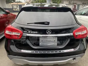 Mercedes-Benz GLA-Class 2017 Black
