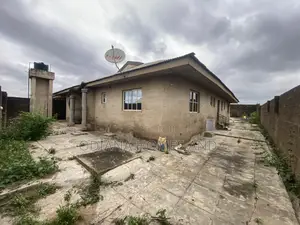 4bdrm Bungalow in Ogungbade, Off New, Ibadan for sale