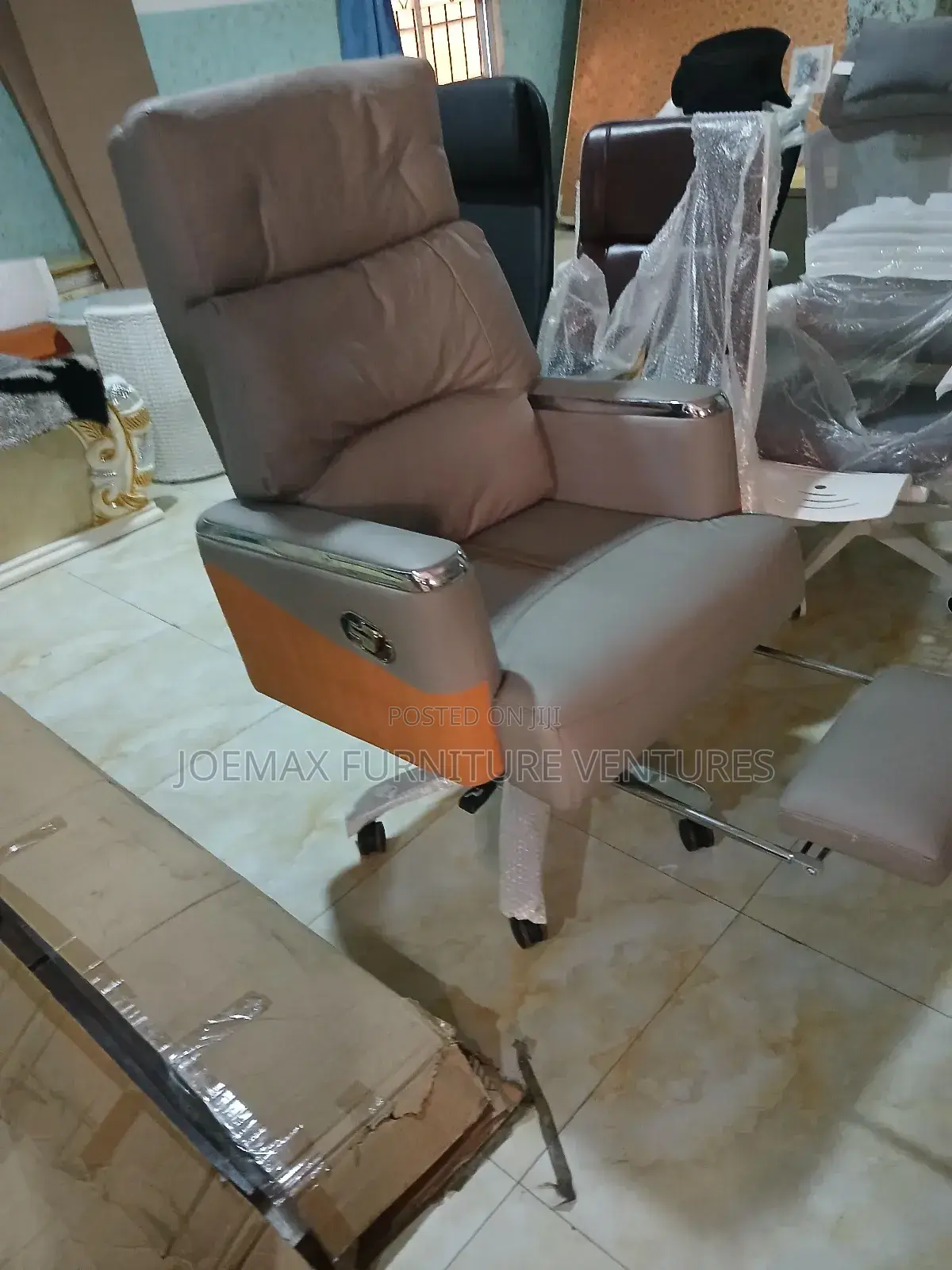 Executive Office Chair With Footrest.