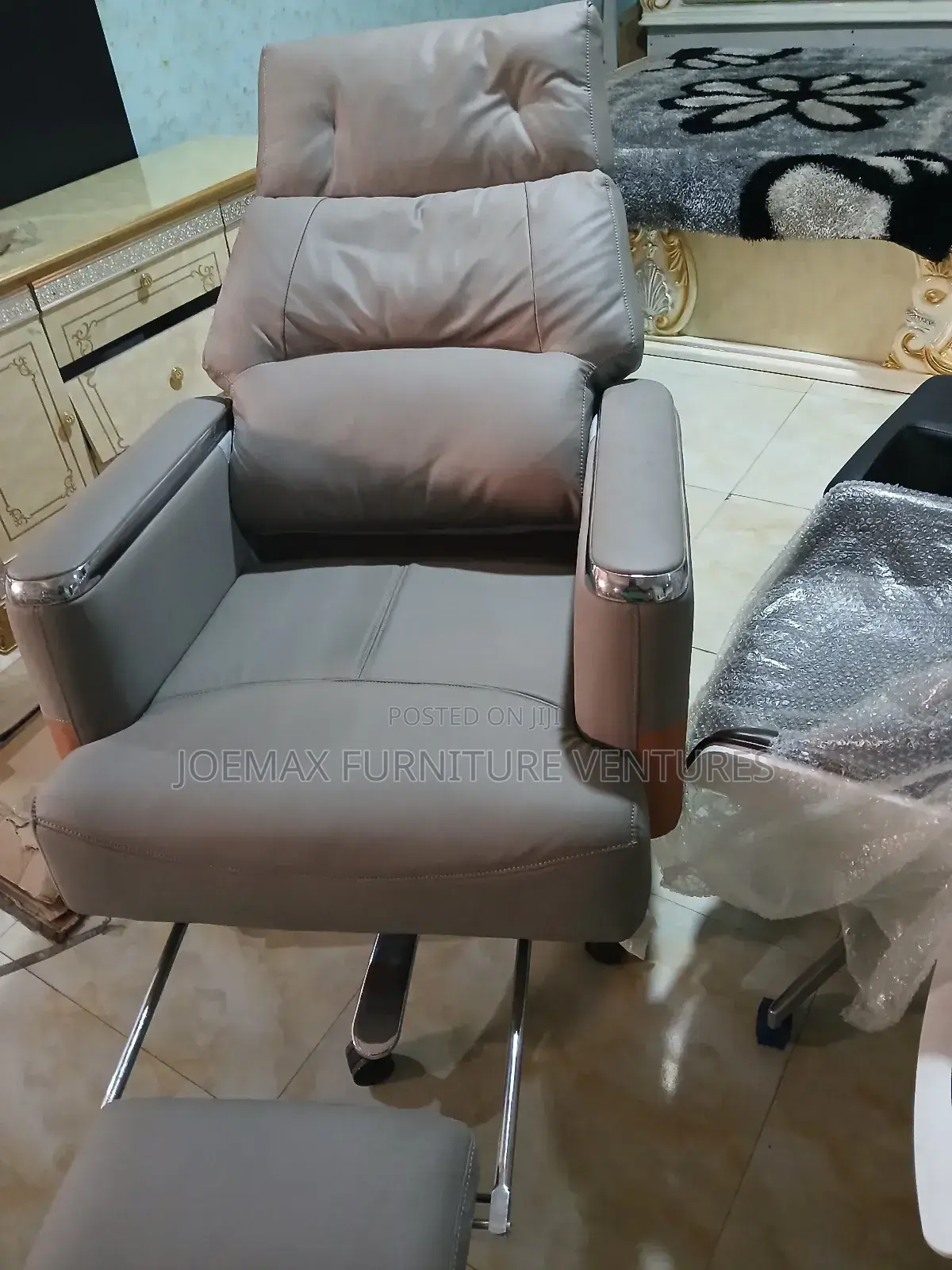Executive Office Chair With Footrest.