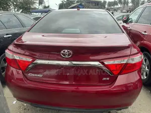 Toyota Camry 2016 Red