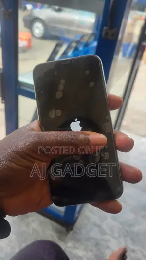 Apple iPhone X 64 GB White