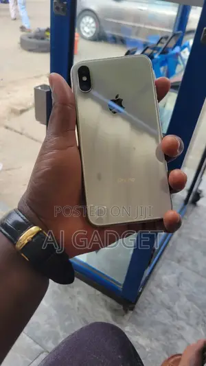 Apple iPhone X 64 GB White
