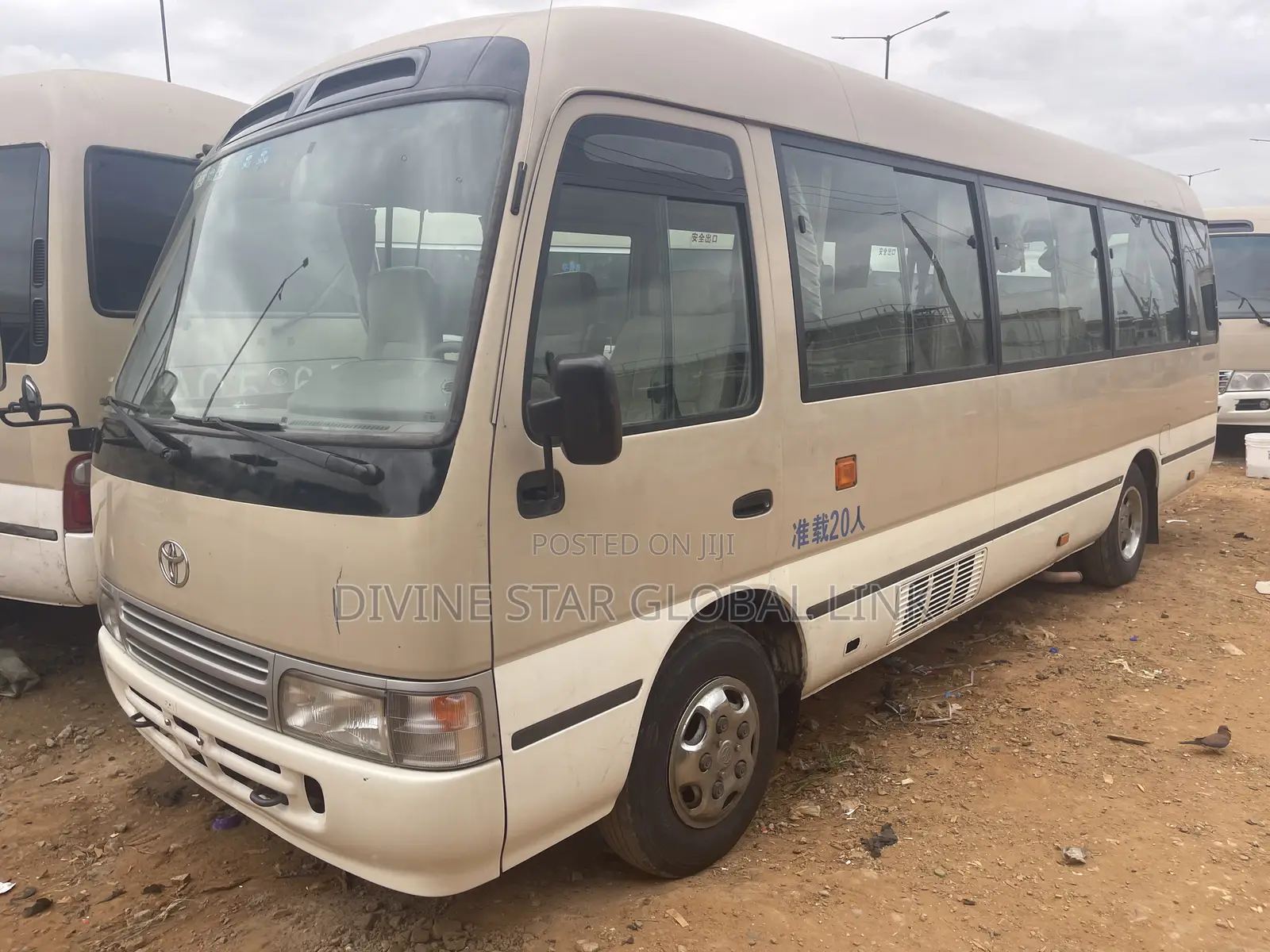 Toyota Coaster 2014 Gold