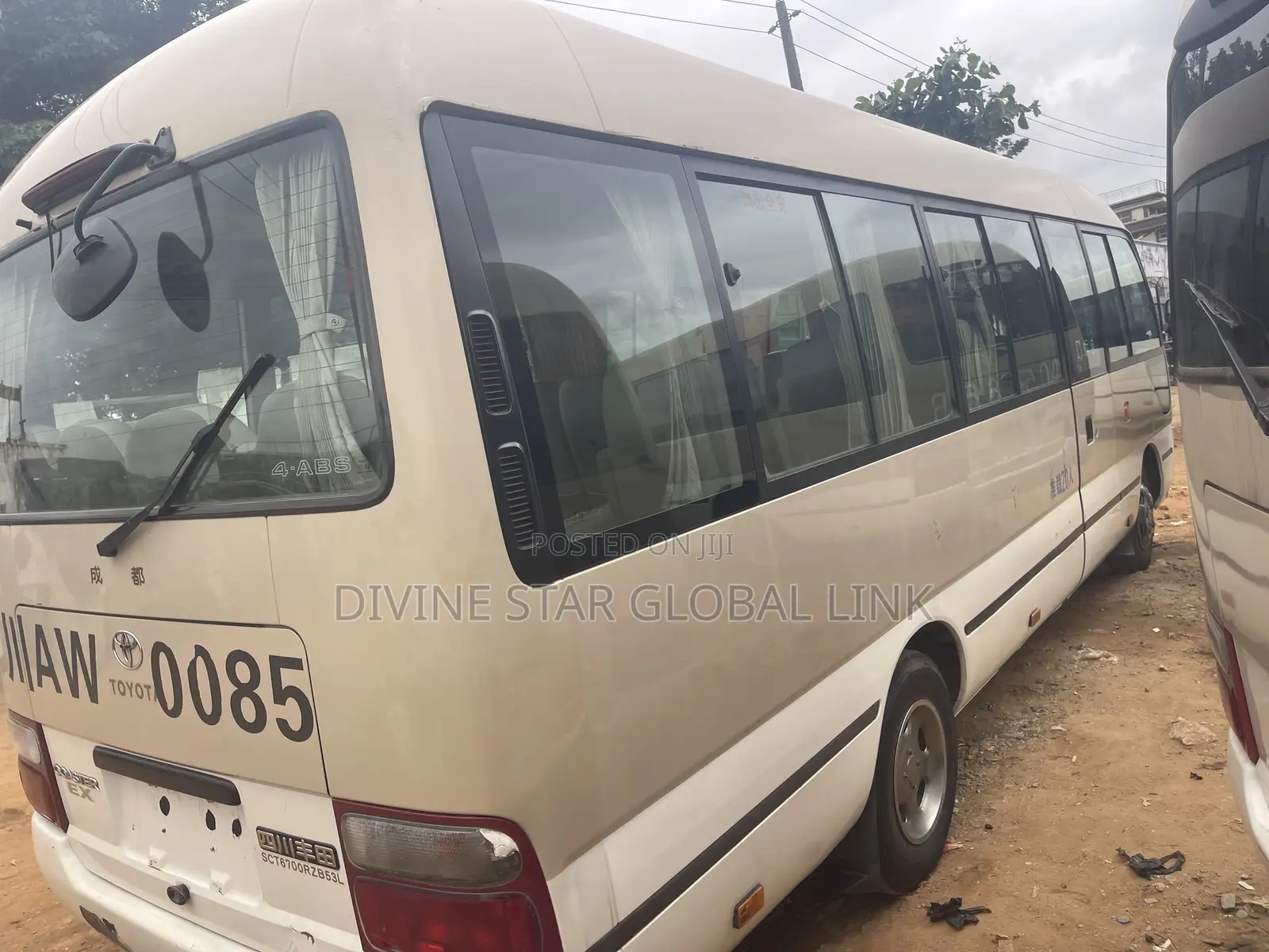 Toyota Coaster 2014 Gold