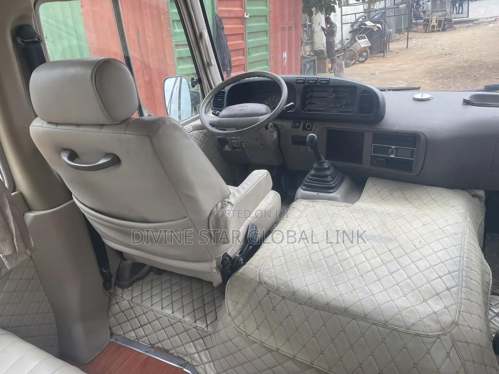 Toyota Coaster 2014 Gold