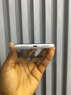 Apple iPhone XR 128 GB White