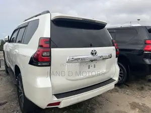 Toyota Land Cruiser Prado 2022 White