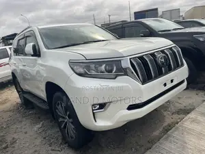Photo - Toyota Land Cruiser Prado 2022 White