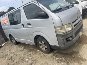 Toyota HiAce 2010 Silver