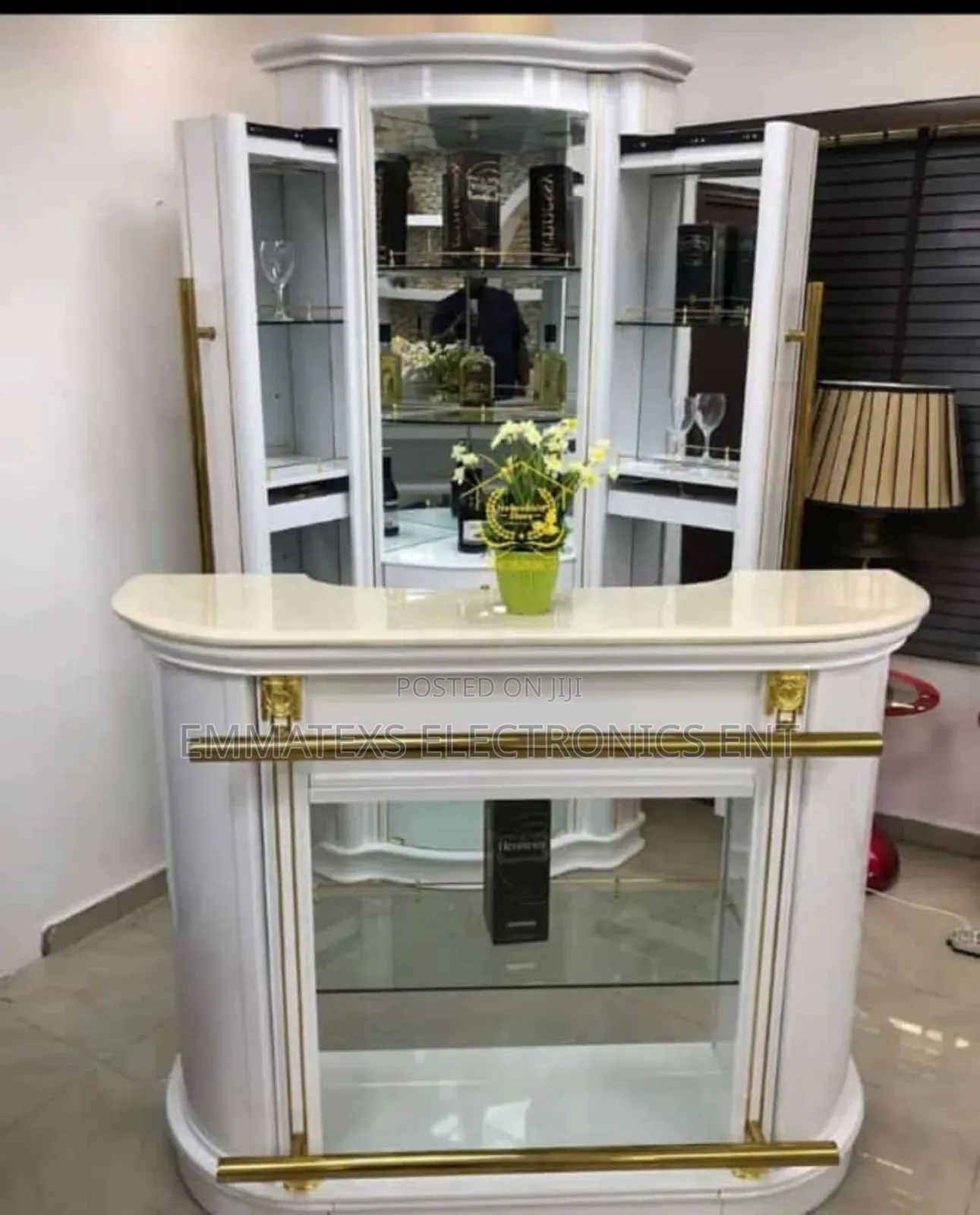 Executive Bar Stand