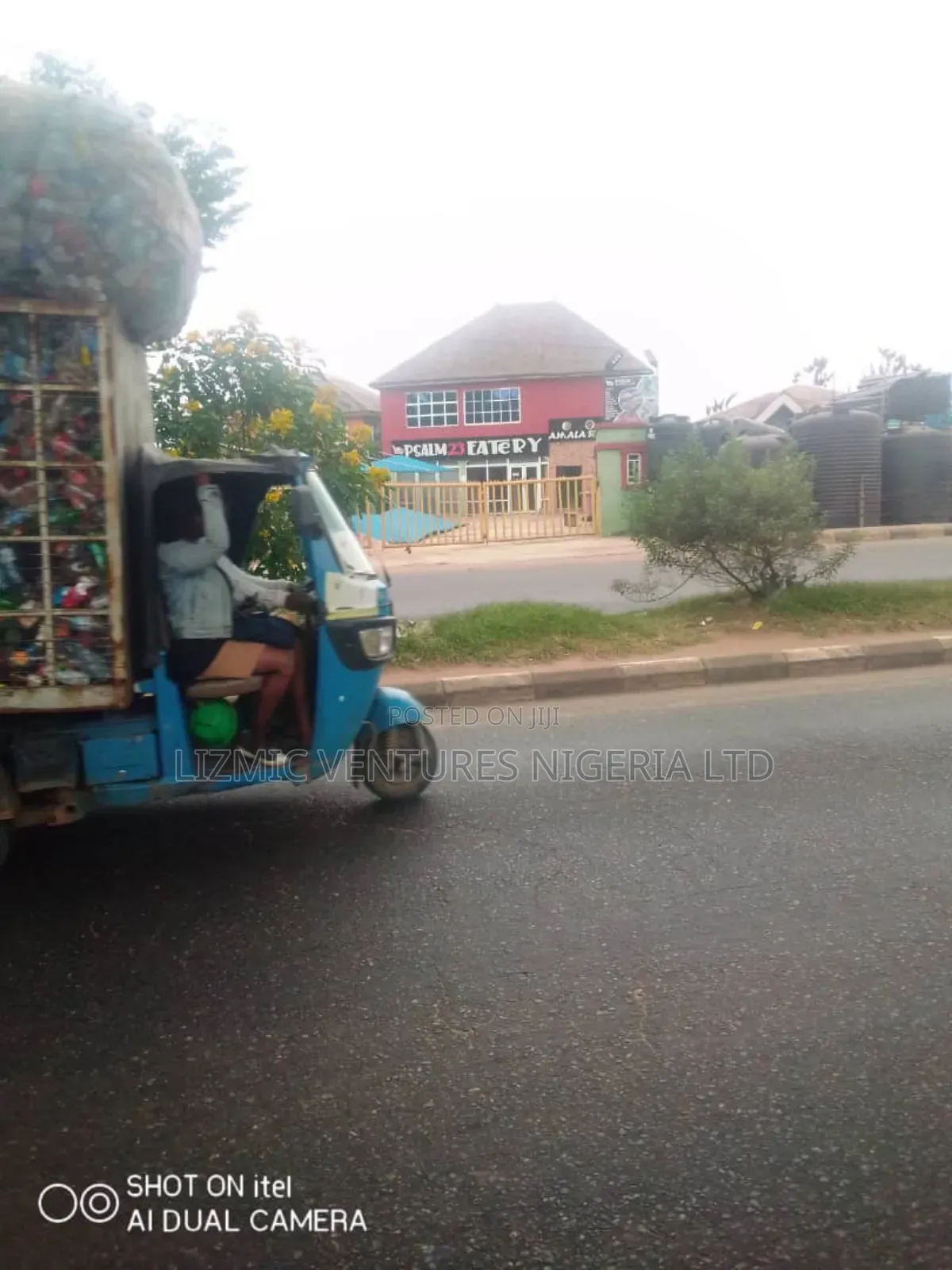 A Building Good for Eatery and Commercial Purpose