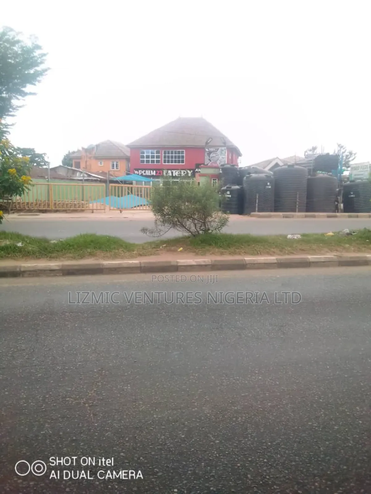A Building Good for Eatery and Commercial Purpose