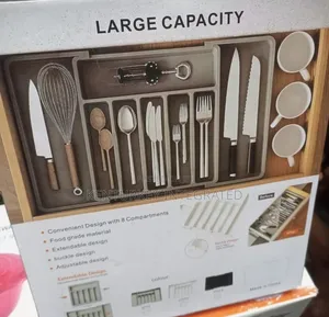 Large Capacity Convenient Design With 8 Compartment Utensils