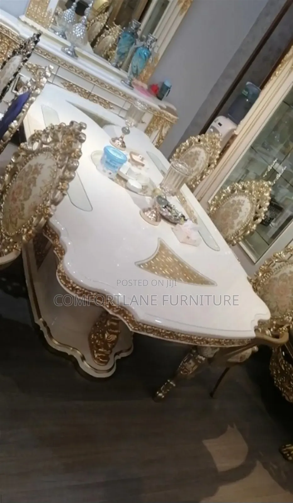 Luxury Royal Dining by 8 Seaters