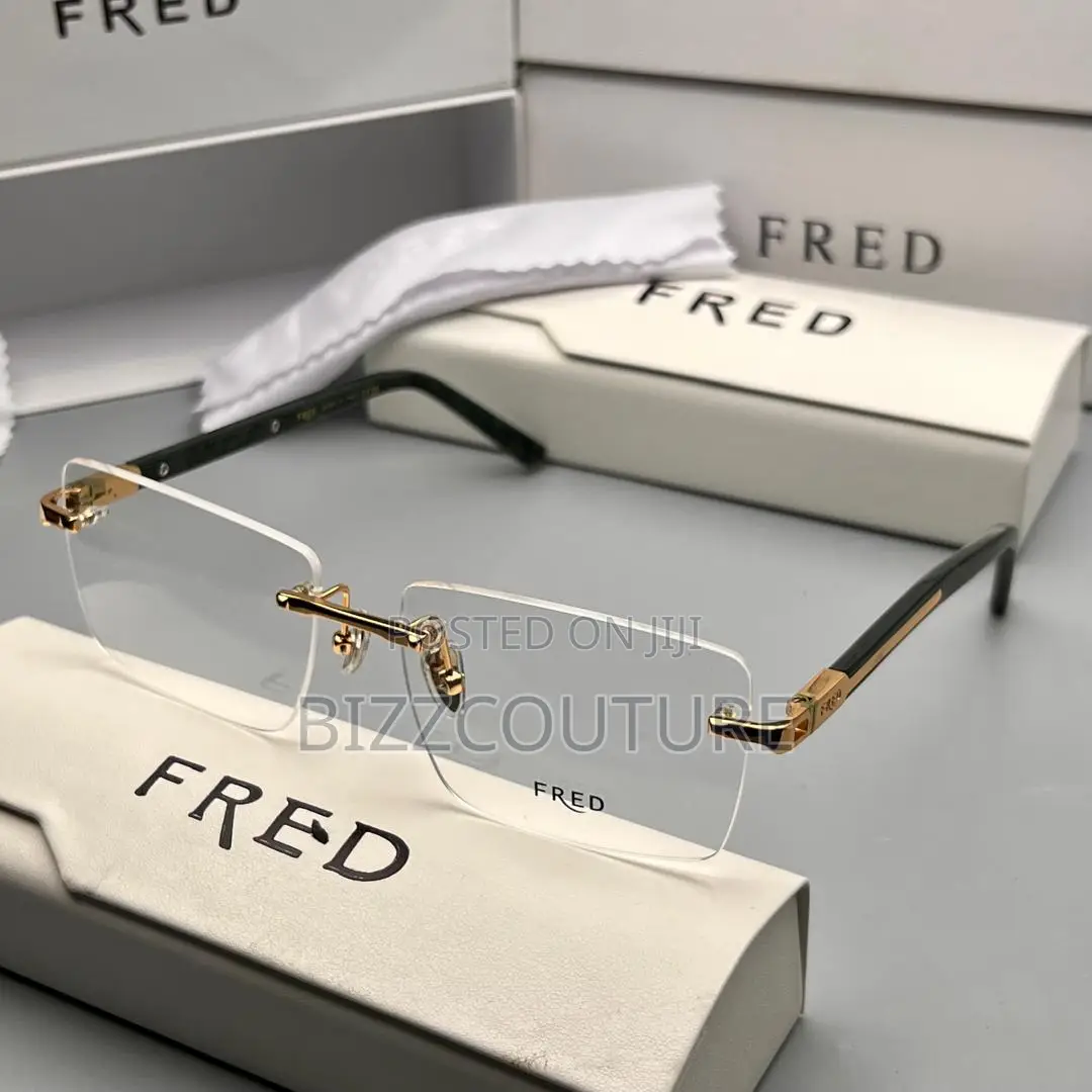 Original Fred Color Pattern Selection Singlasses in Store