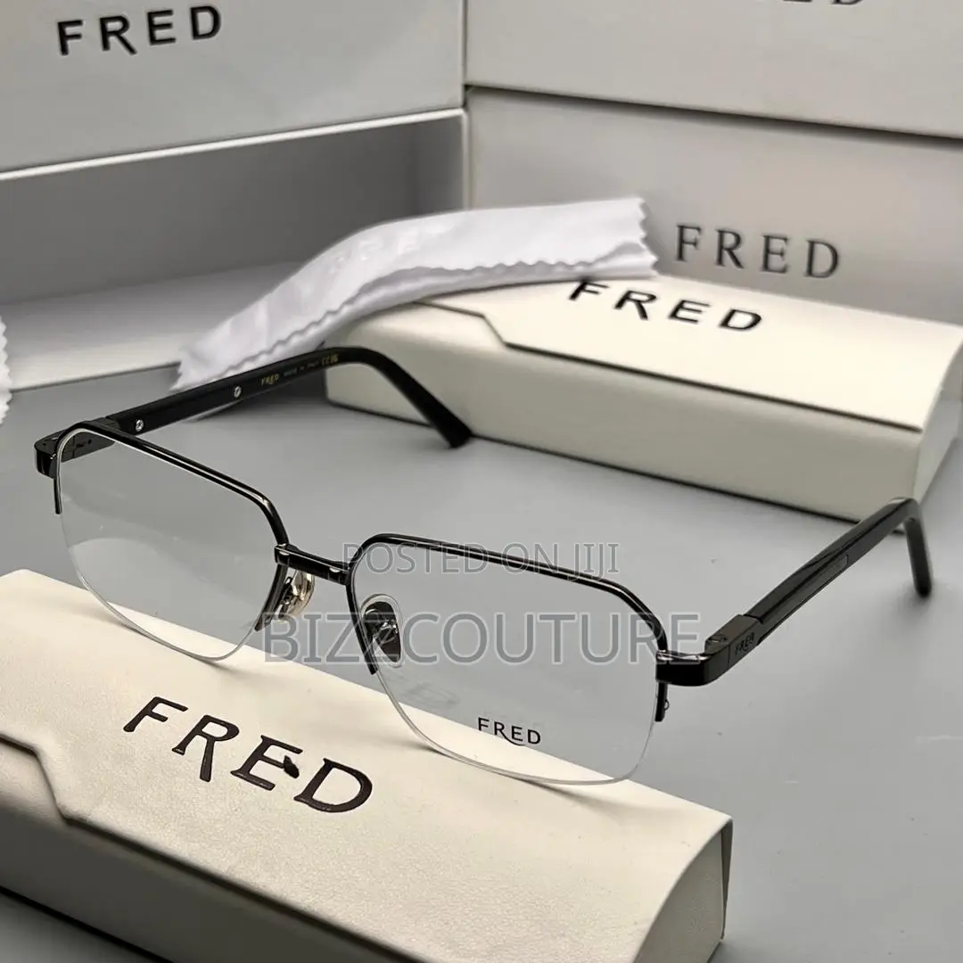 Original Fred Color Pattern Selection Singlasses in Store
