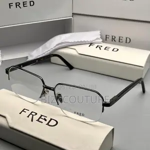 Original Fred Color Pattern Selection Singlasses in Store