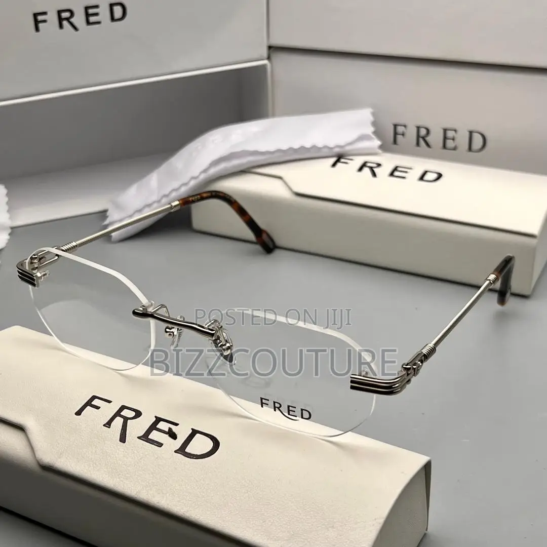 Original Fred Color Pattern Selection Singlasses in Store