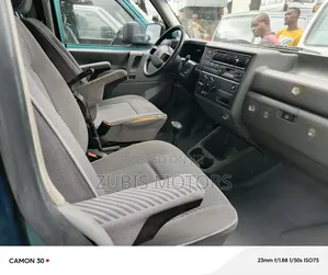 Volkswagen Transporter 2005 Green