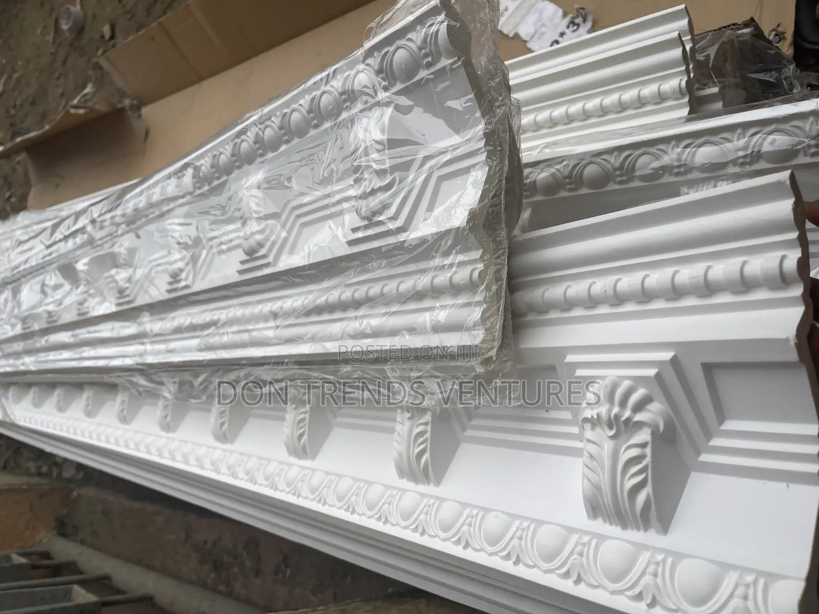 Horse Leg Ceiling Cornice