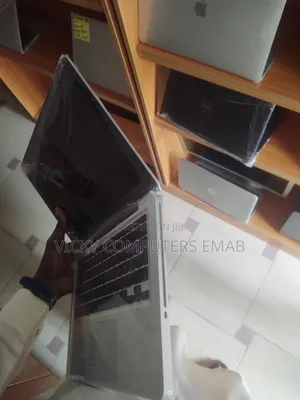 Laptop Apple MacBook 2018 16GB Intel Core I5 SSD 512GB