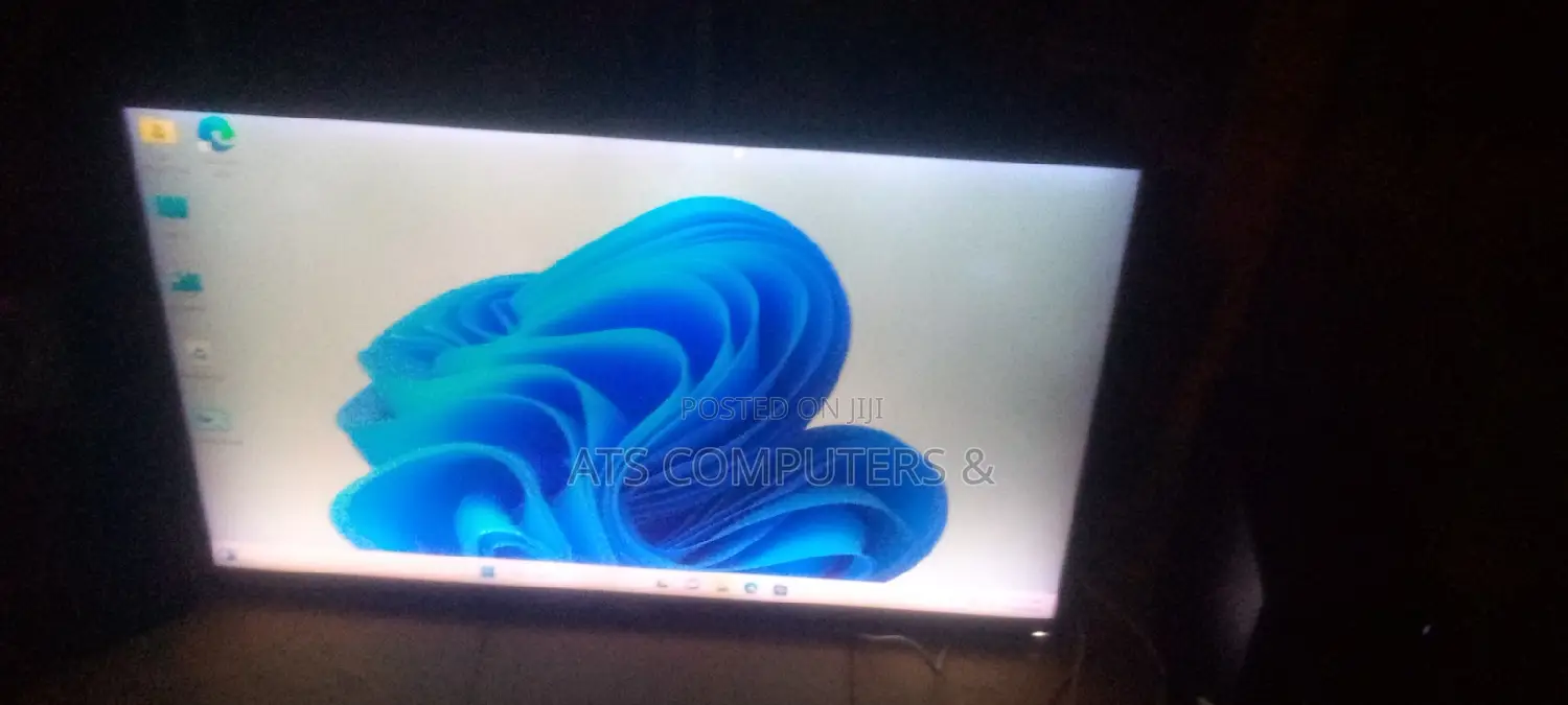 43 Inches Uhd Monitor